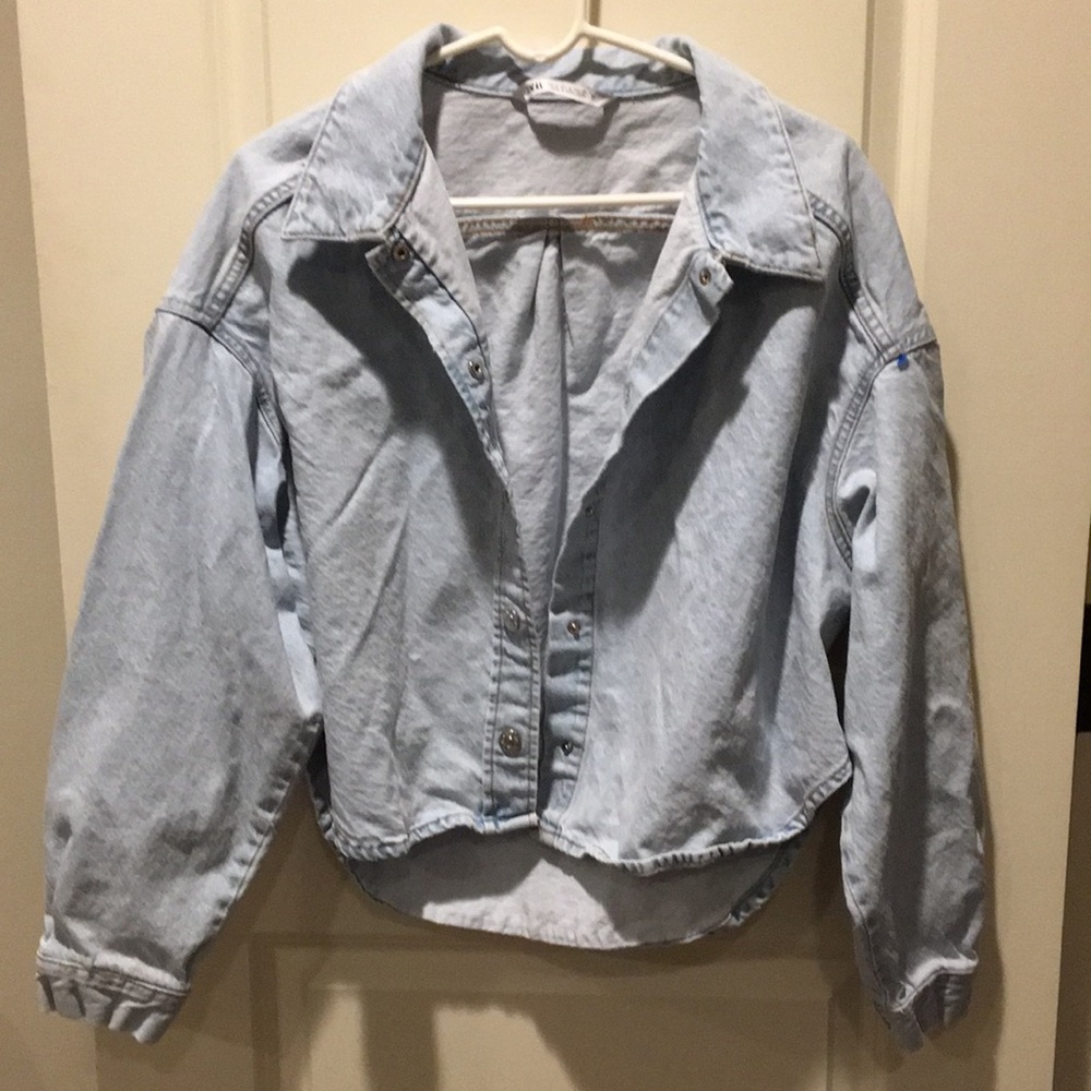 Zara boxy baggy button down denim Jean jacket light wash women’s size M so cute